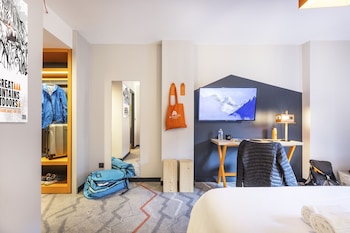 base camp lodge albertville