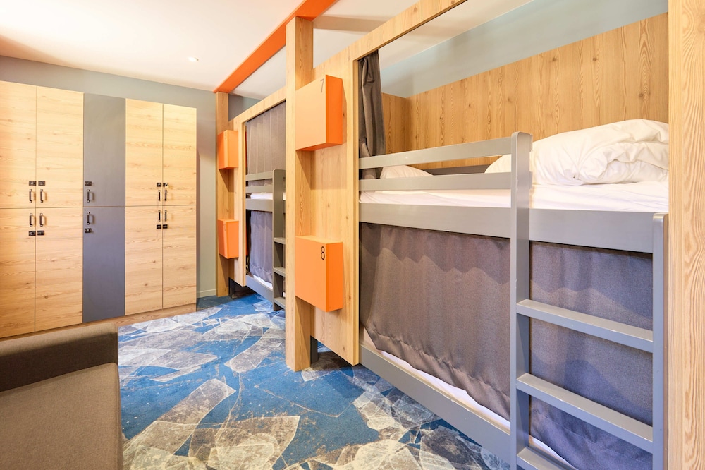 base camp lodge albertville