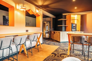 base camp lodge albertville