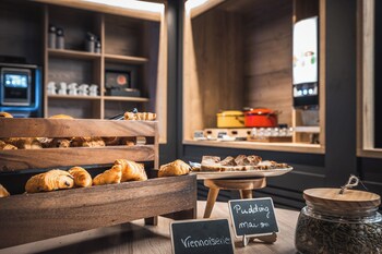 base camp lodge albertville