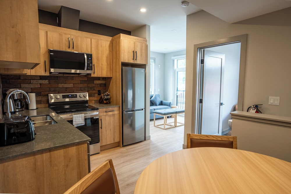 basecamp suites revelstoke
