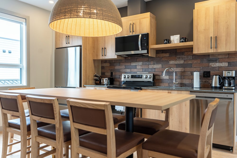 basecamp suites revelstoke