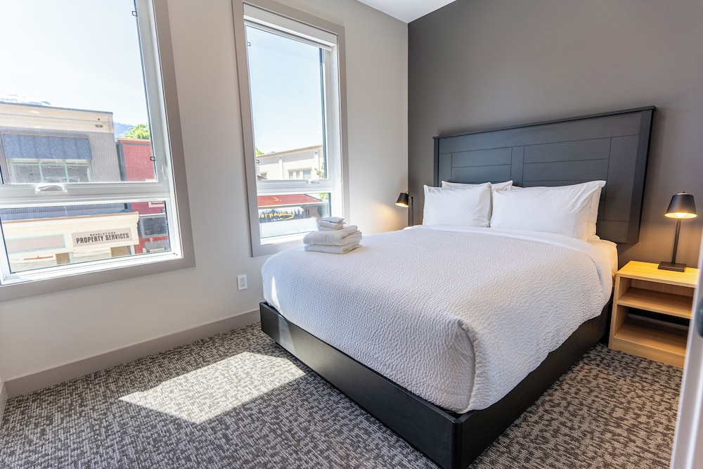 basecamp suites revelstoke