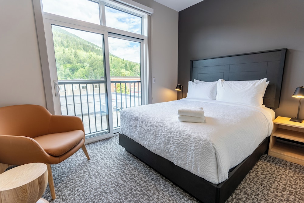 basecamp suites revelstoke