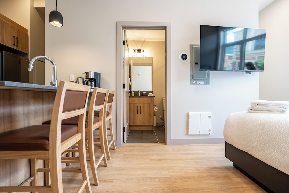 basecamp suites revelstoke