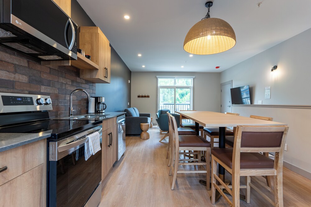 basecamp suites revelstoke