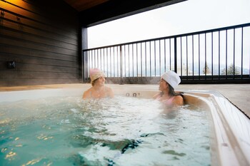 basecamp suites revelstoke
