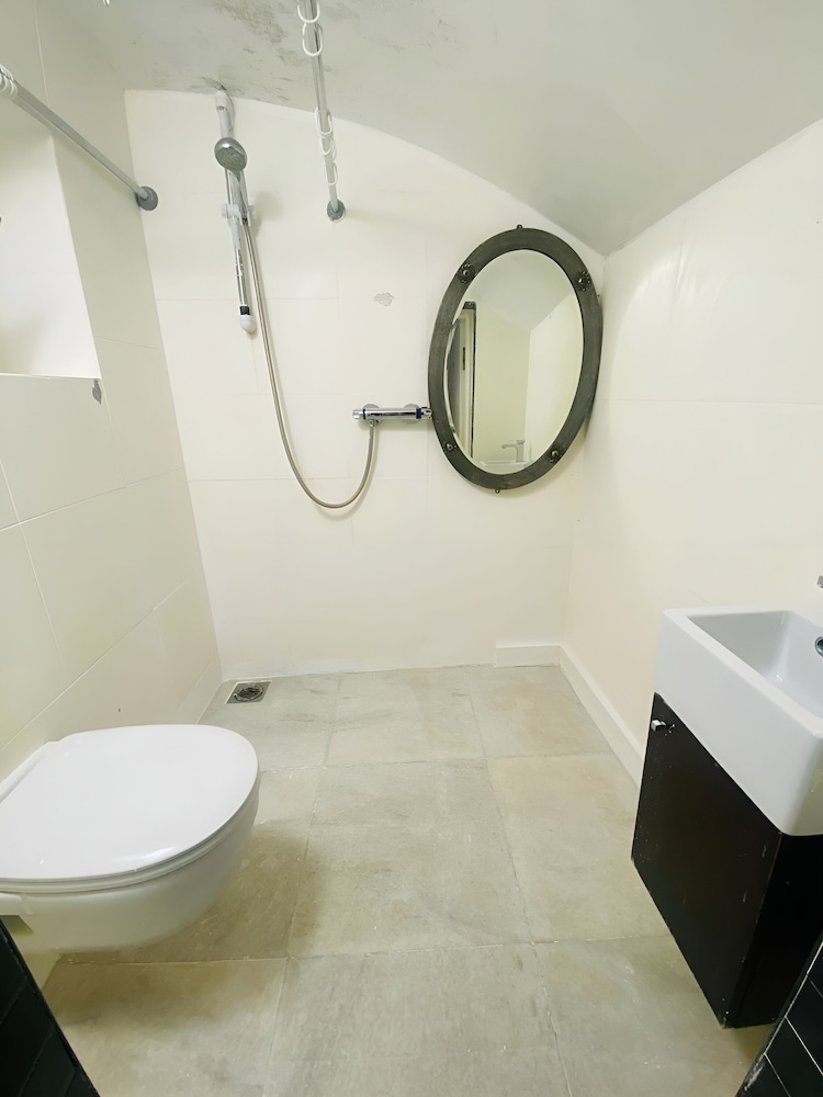 aron guest house