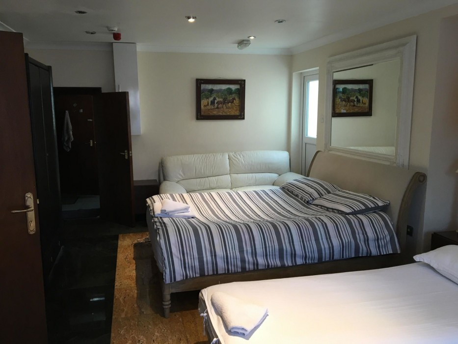 aron guest house