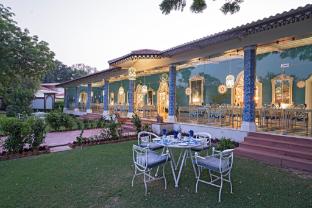 raj niwas palace