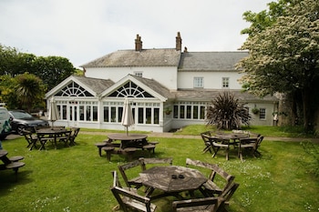 the grove hotel