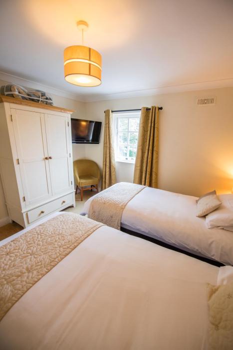 the grove hotel