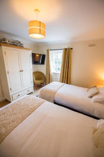 the grove hotel
