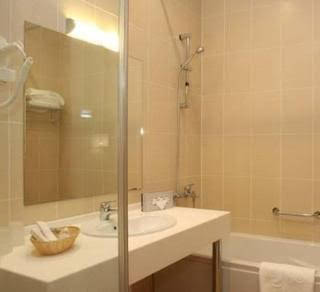 grand aquarium hotel pangandaran