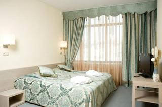 grand aquarium hotel pangandaran