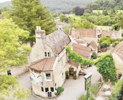 the wheelwrights arms hotel