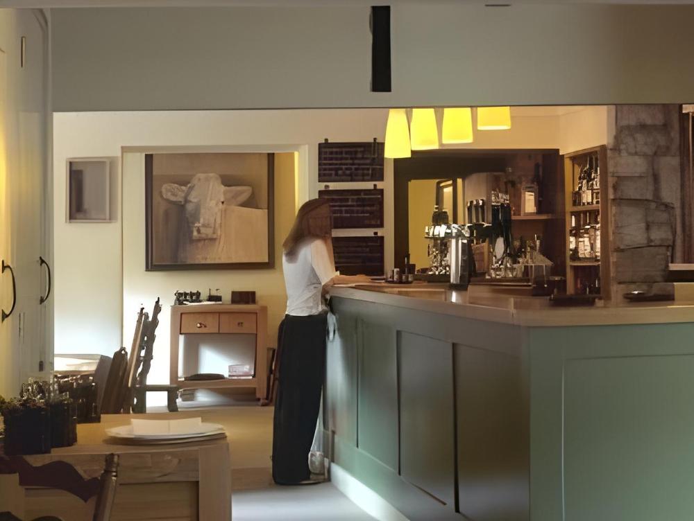 the wheelwrights arms hotel