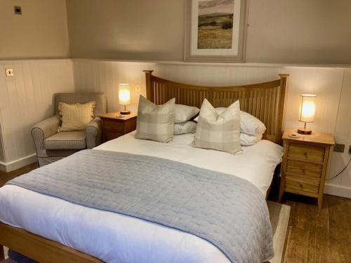the wheelwrights arms hotel