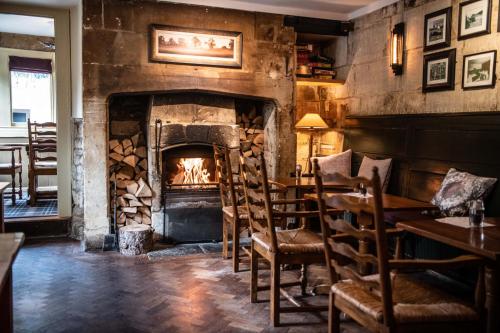 the wheelwrights arms hotel