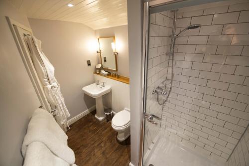 the wheelwrights arms hotel