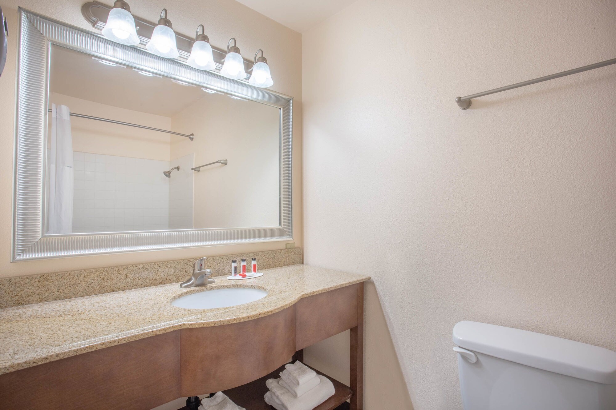 Travelodge By Wyndham Hawthorne,Topaz Lake>>Hawthorne,2 star