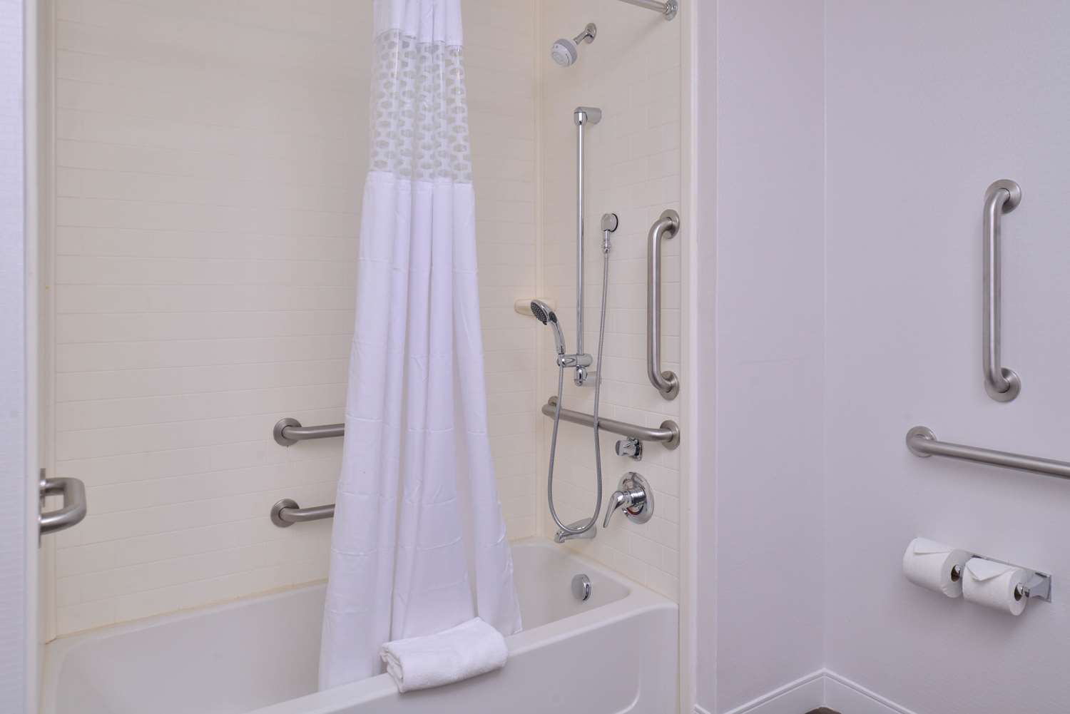 hampton inn and suites ann arbor west