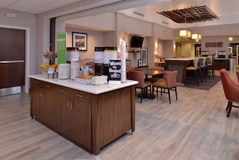 hampton inn and suites ann arbor west