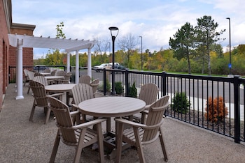 hampton inn and suites ann arbor west