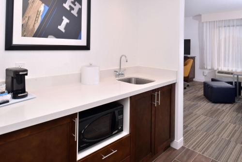 hampton inn and suites ann arbor west