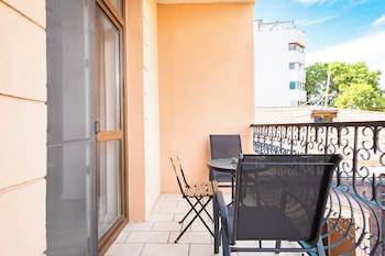 piccolo mondo by citybookings