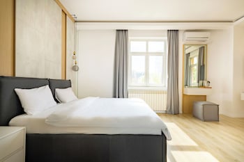 piccolo mondo by citybookings