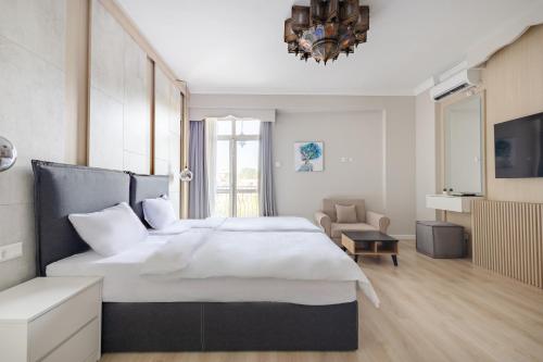 piccolo mondo by citybookings