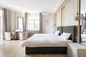 piccolo mondo by citybookings