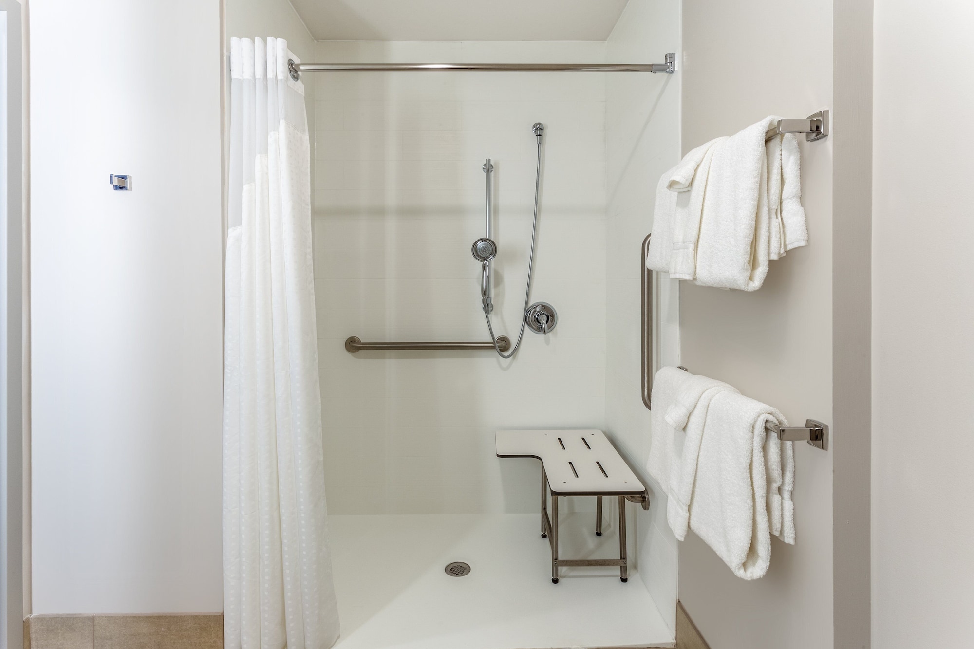 holiday inn express and suites springfield north by ihg