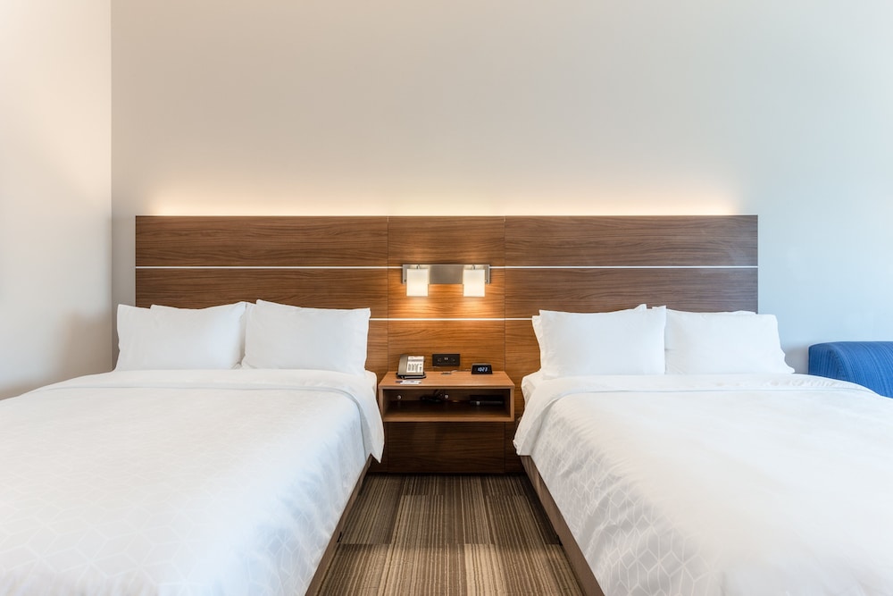 holiday inn express and suites springfield north by ihg
