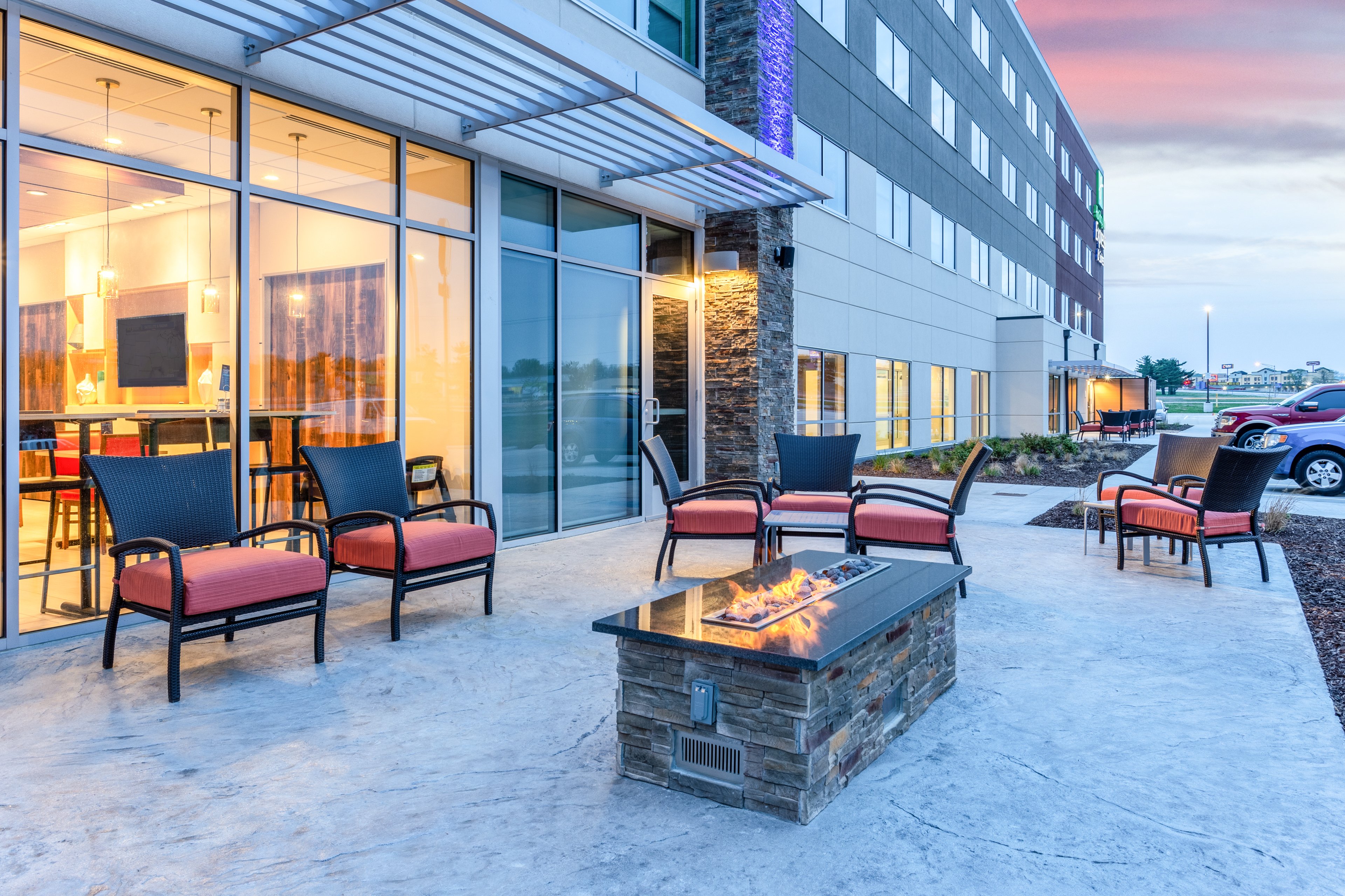holiday inn express and suites springfield north by ihg