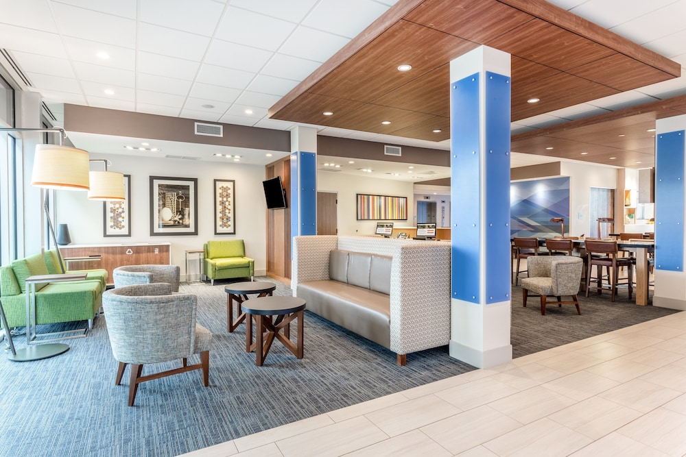 holiday inn express and suites springfield north by ihg