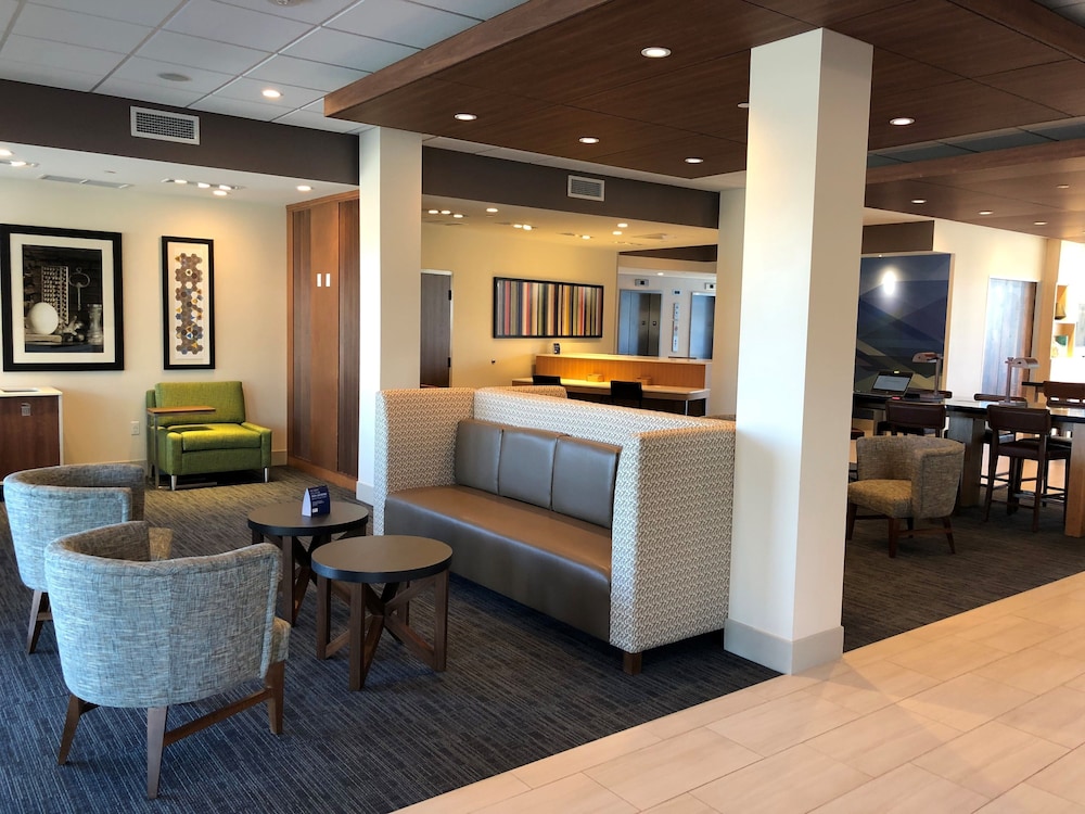 holiday inn express and suites springfield north by ihg