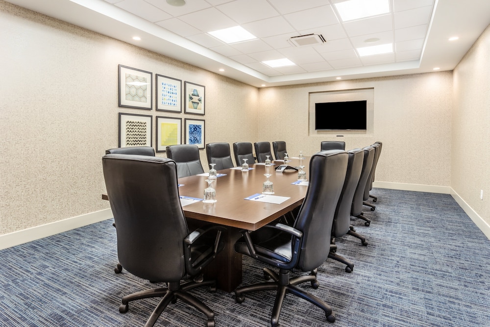 holiday inn express and suites springfield north by ihg