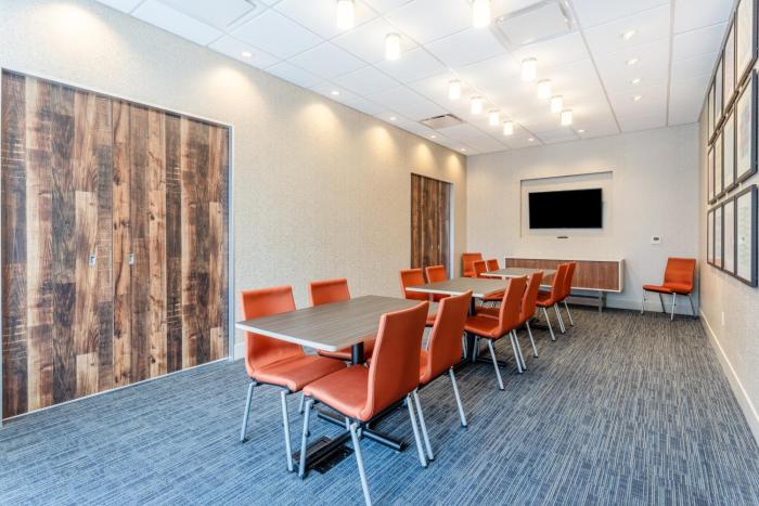 holiday inn express and suites springfield north by ihg