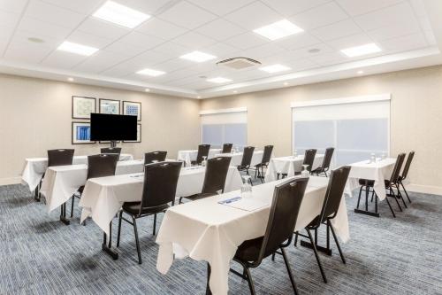 holiday inn express and suites springfield north by ihg