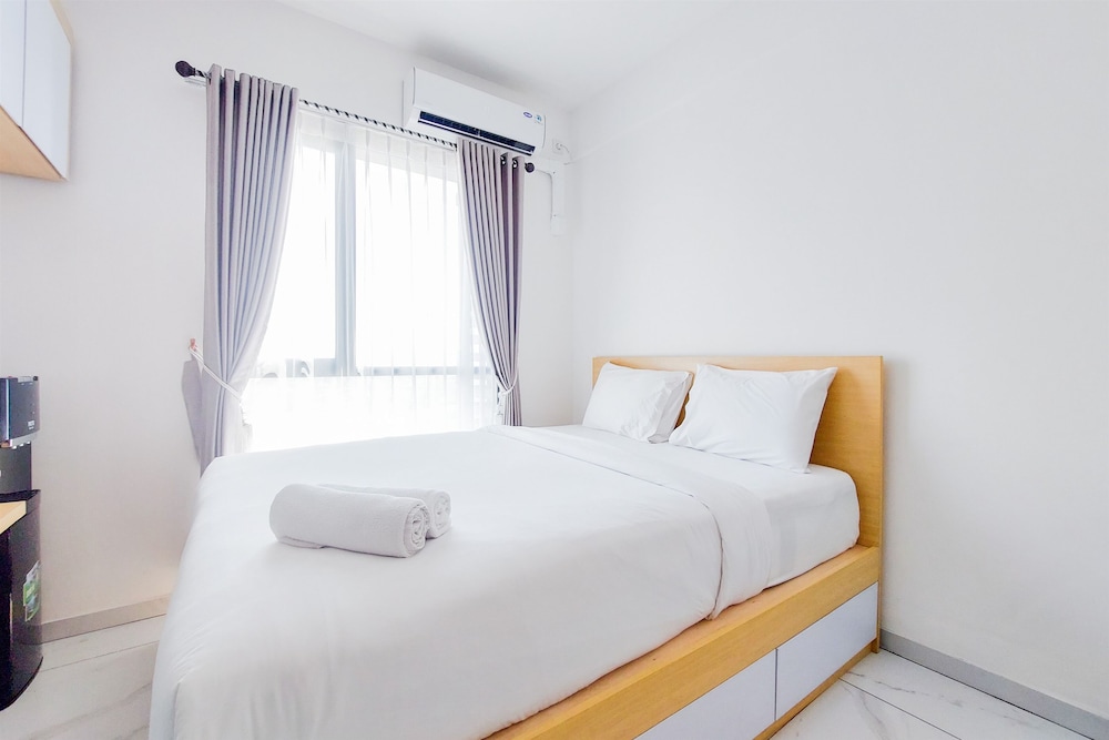 best deal and homey studio sky house alam sutera apartment