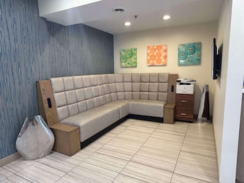 best western erie inn and suites