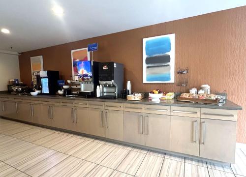 best western erie inn and suites