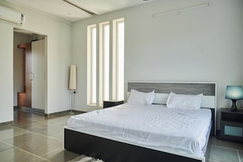 bliss farm stay lilly