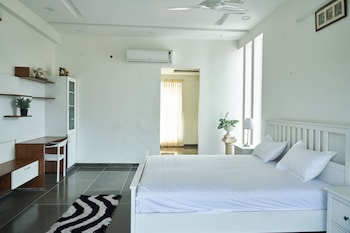 bliss farm stay lilly