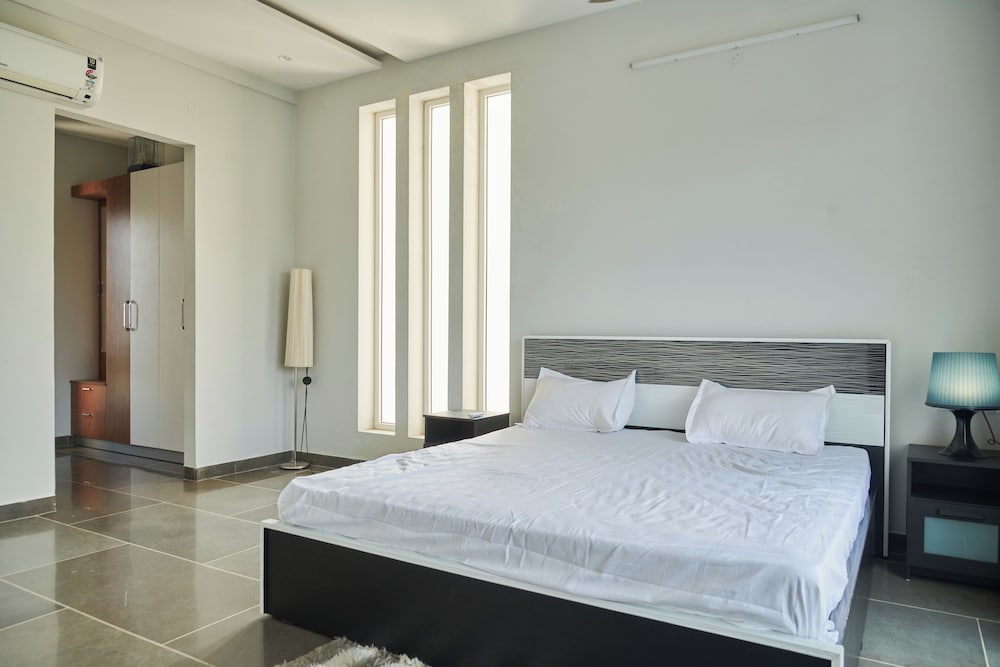 bliss farm stay lilly