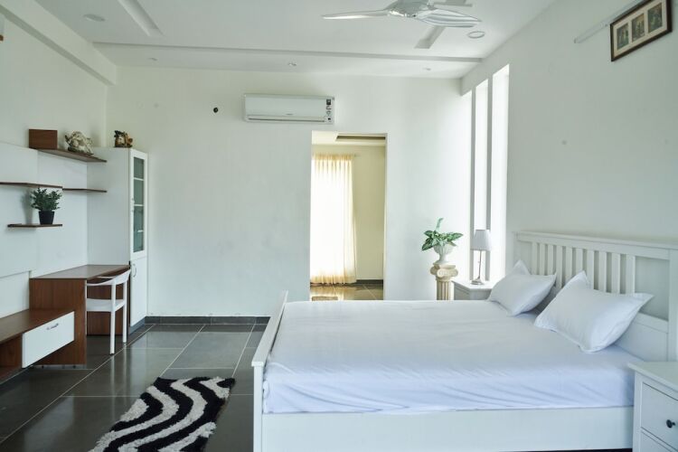 bliss farm stay lilly