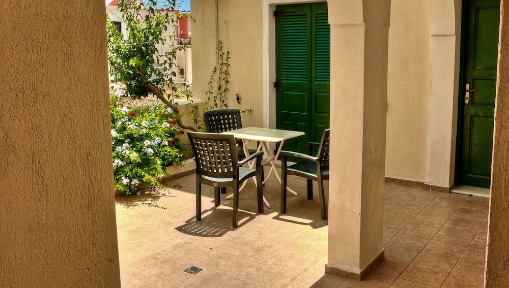 phevos villa