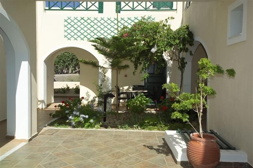 phevos villa